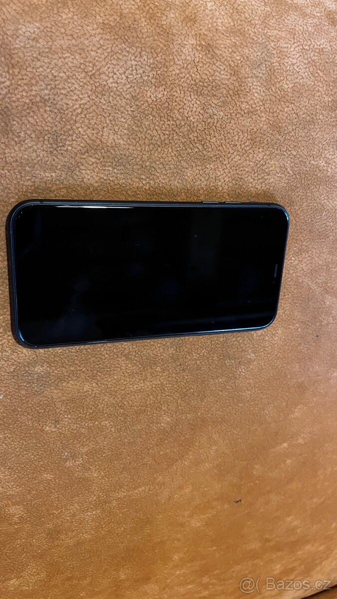 Prodám černý iPhone 11 128GB - super stav - 5