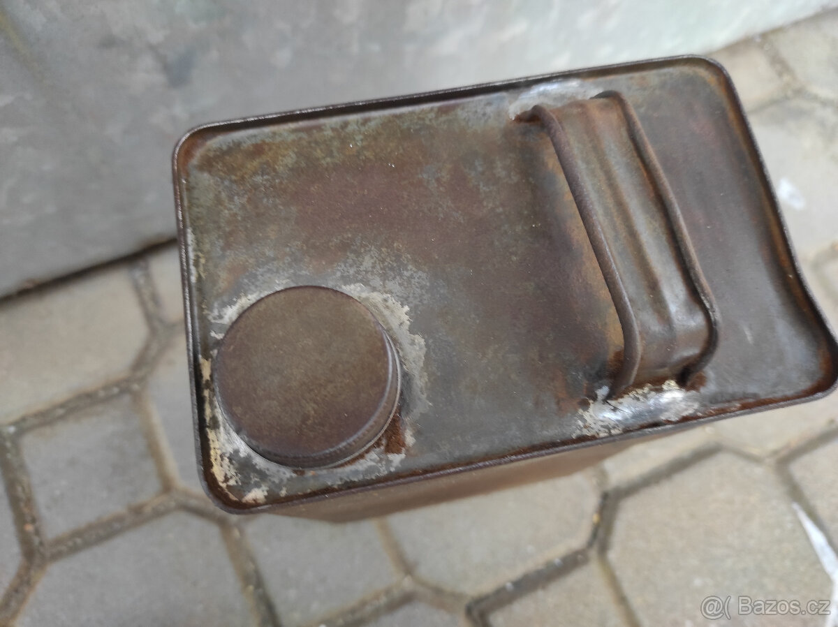 stará plechovka od oleje - 5