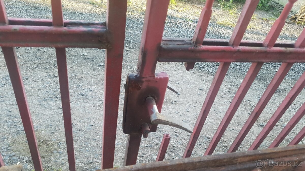 Stará brána s brankou - 5