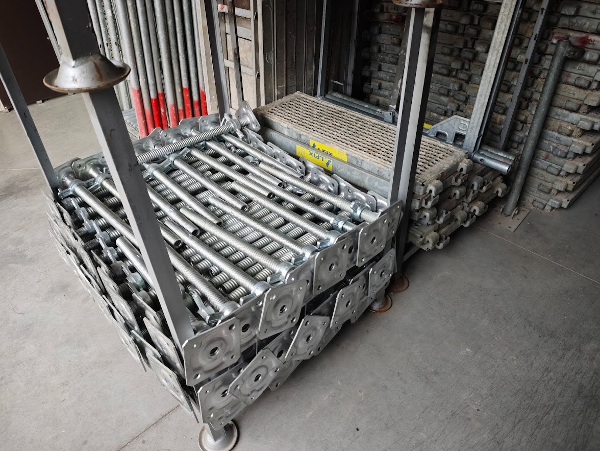 HLINÍKOVÉ LEŠENÍ LAYHER BLITZ 73 - cca 100m2 prodám - 5