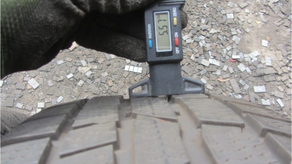 Zimní pneu 215/60/16 Continental - 5