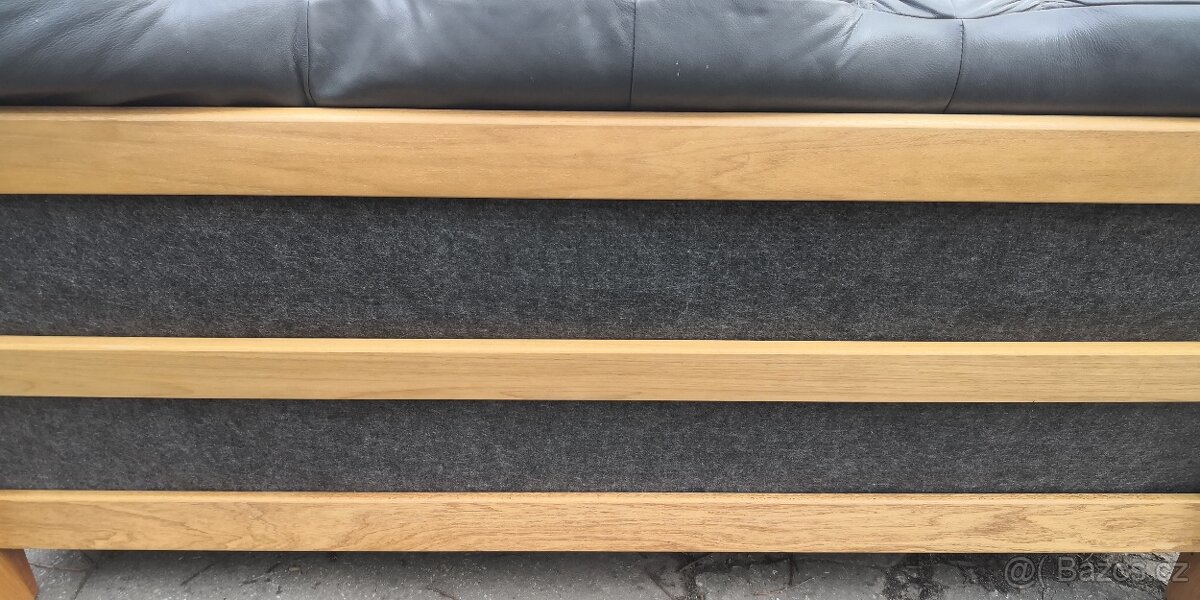 Kožená trojsedačka s masivním dubovým dřevem - 5