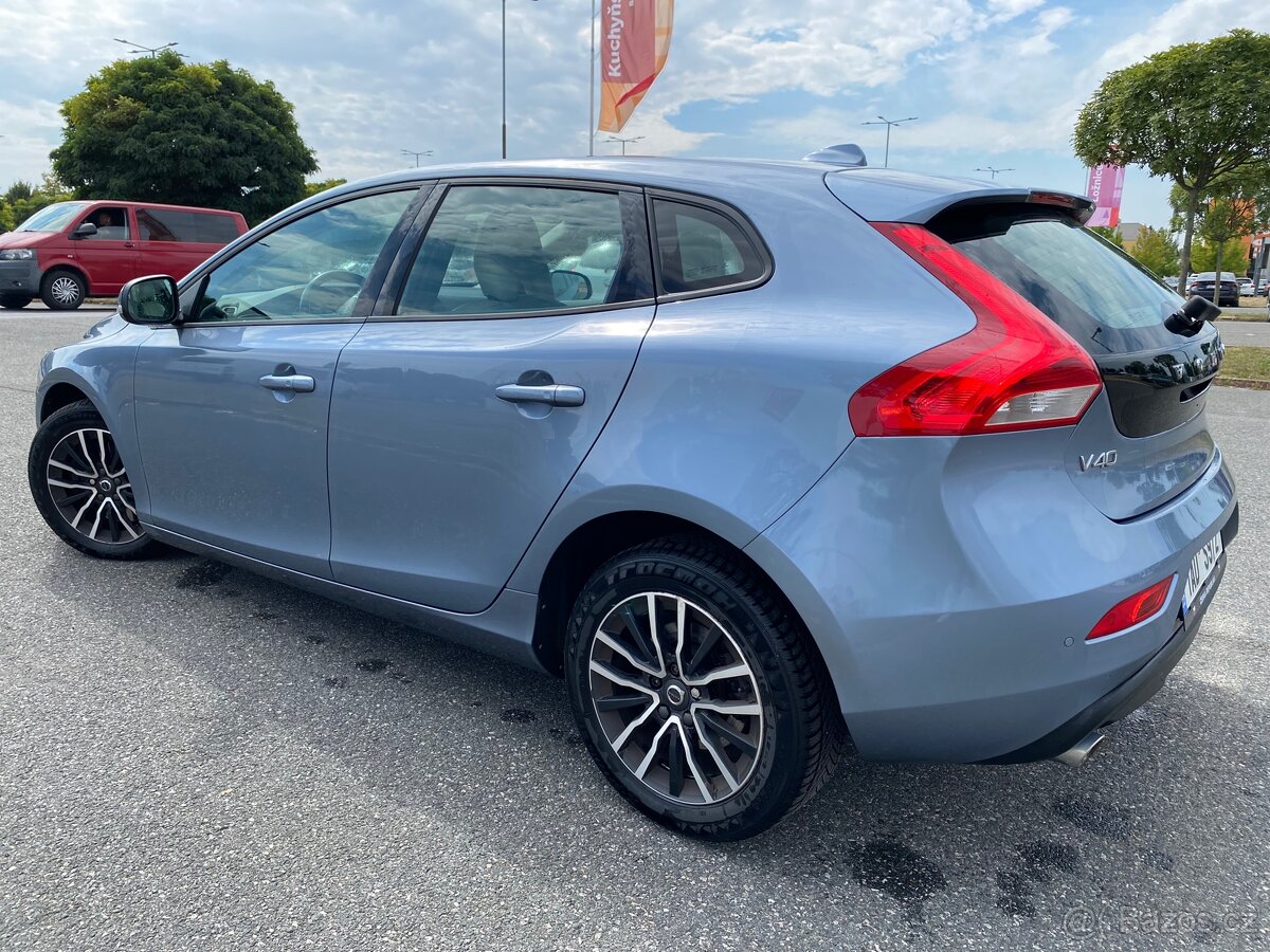 VOLVO V 40 - 5