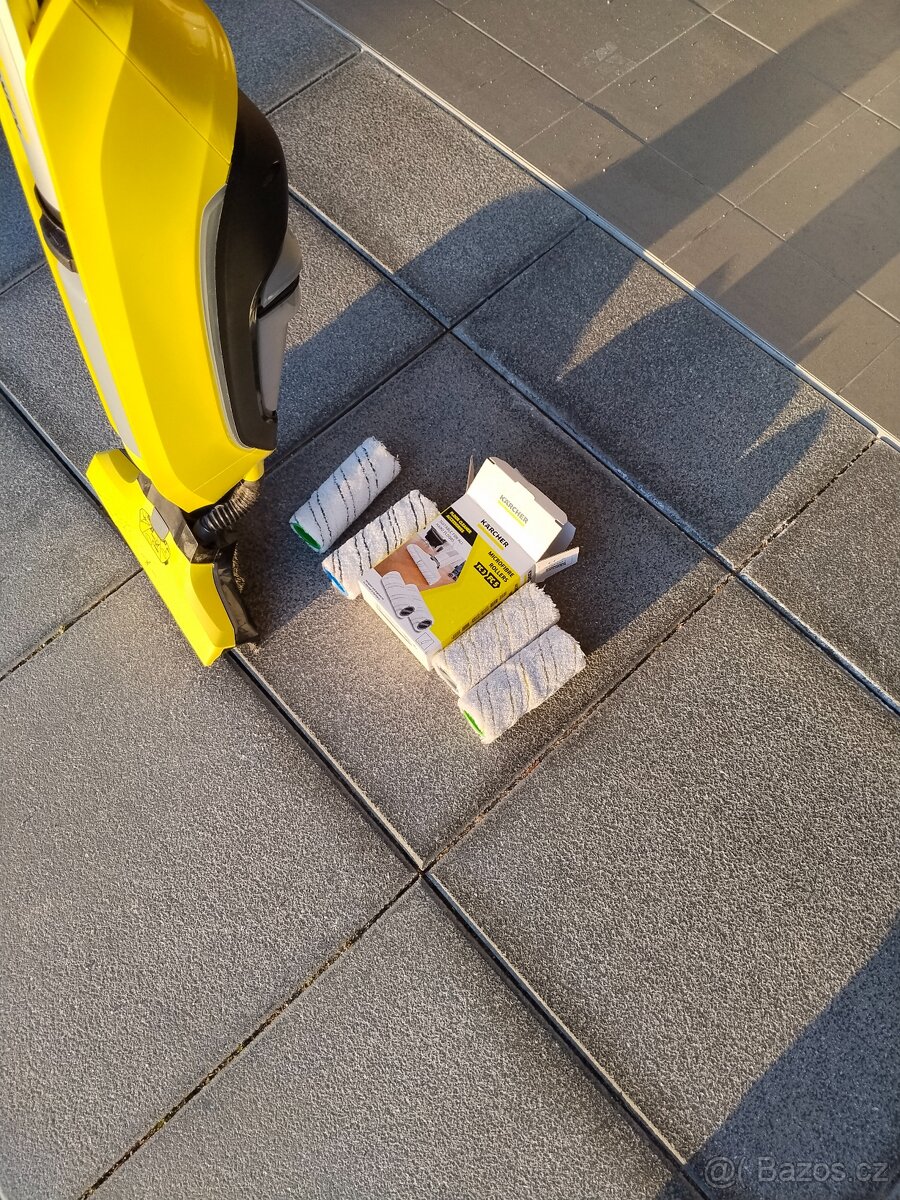 Prodám podlahový vysavač Karcher - 5