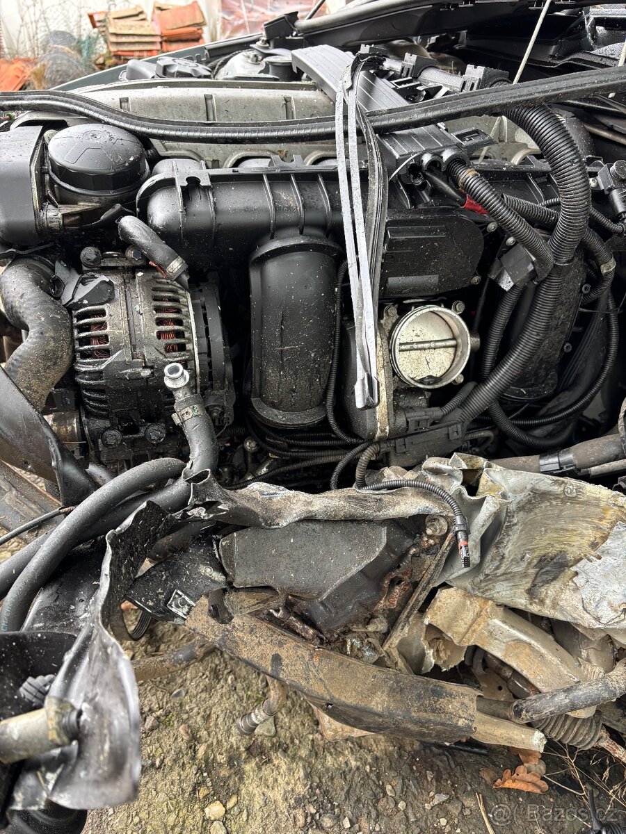 BMW E90 325i bourané ND - 5