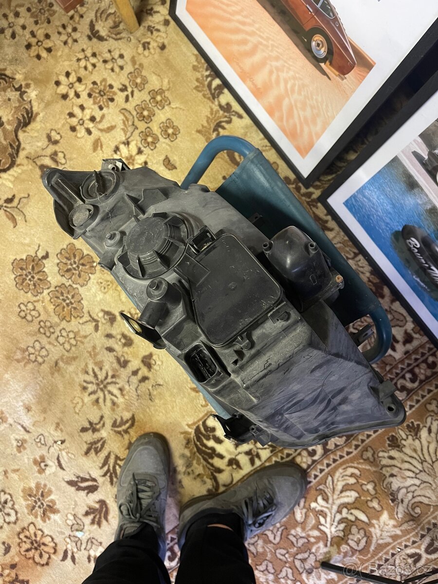 Pravé světlo LCI BMW E90 - 5