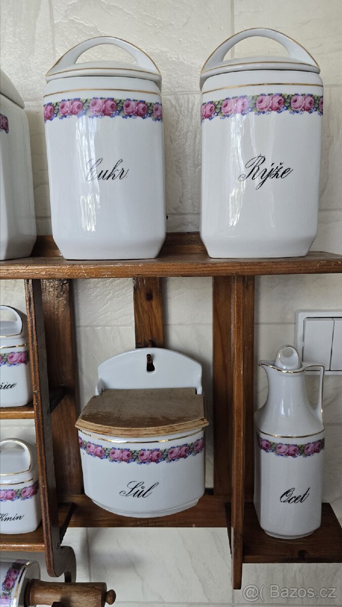 Porcelánové kořenky s motivem růžiček - 5