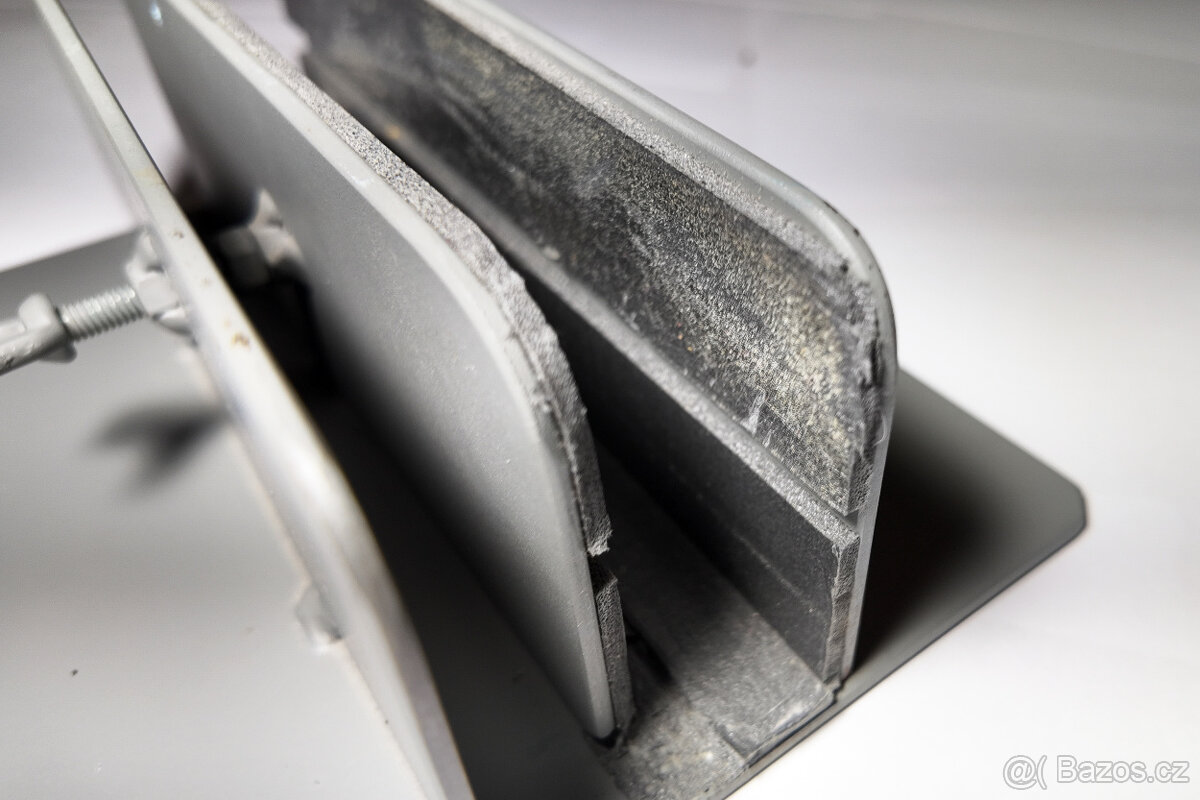 Originální ocelový stojan na notebook - 5