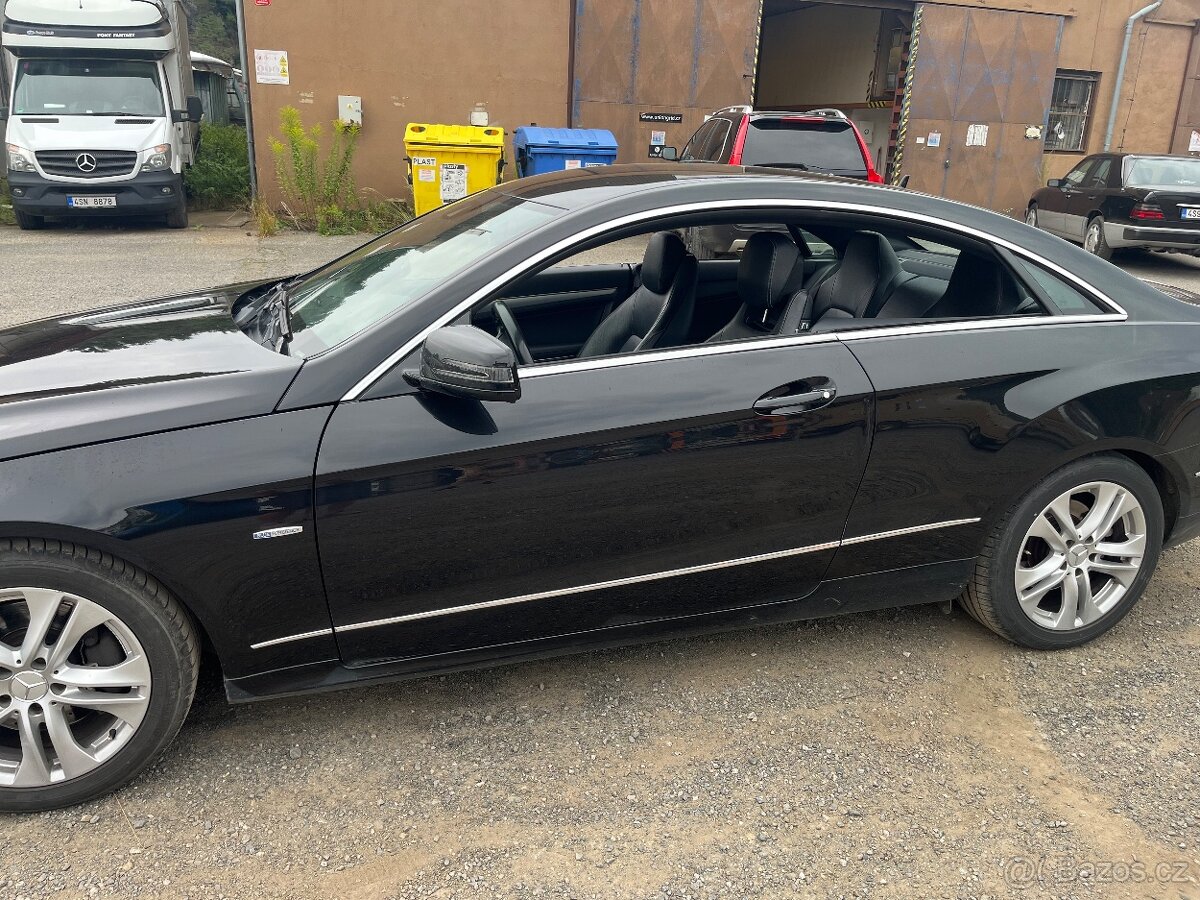 Mercedes Benz 207 E350 CGI - 5