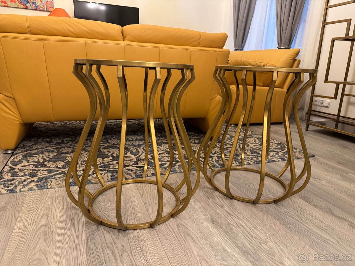 Set dvou stolků - 2700 Kč za kus - 5