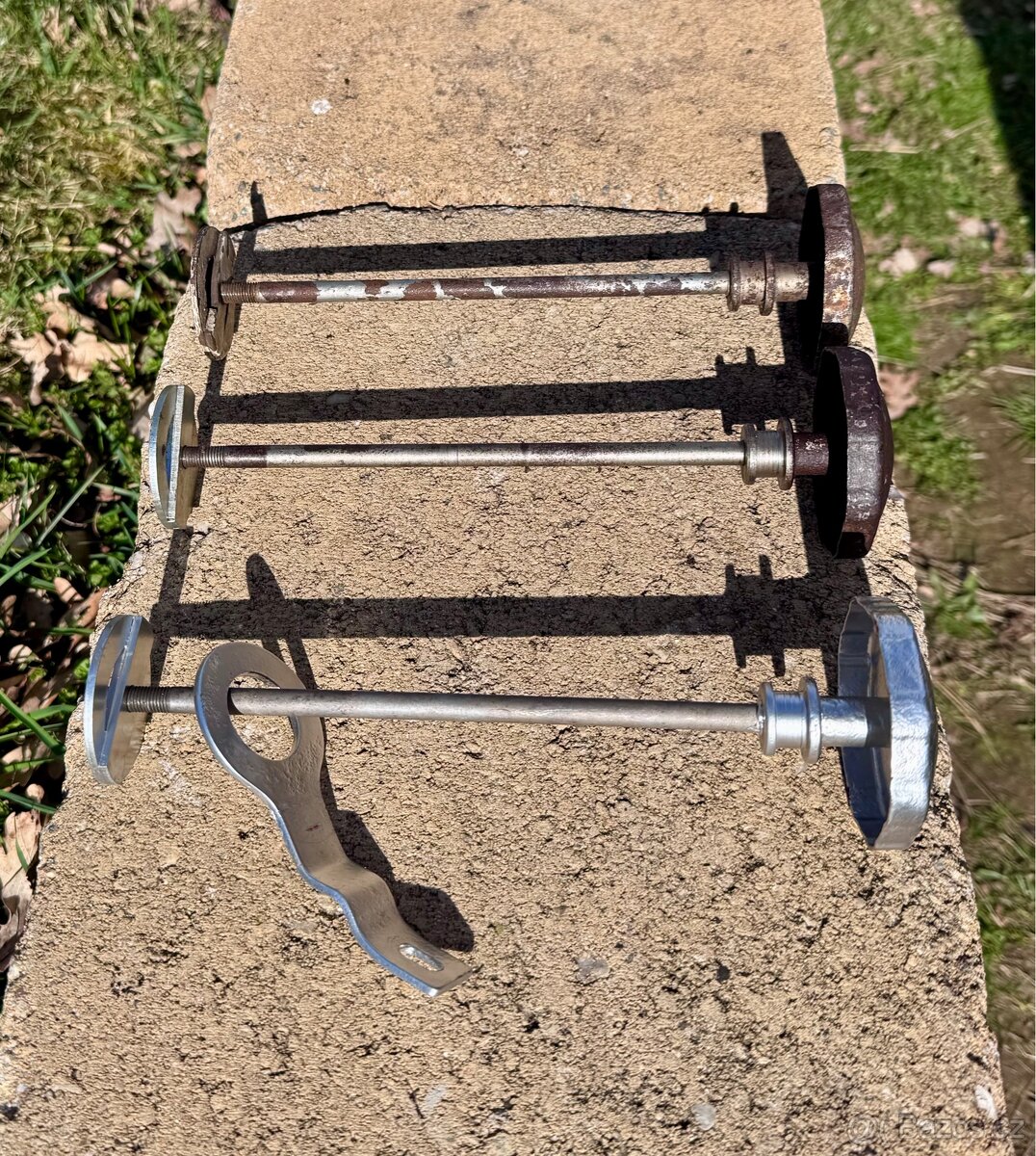 Jawa pérák, Ogar 350 - šrouby tuhosti řízení - 5