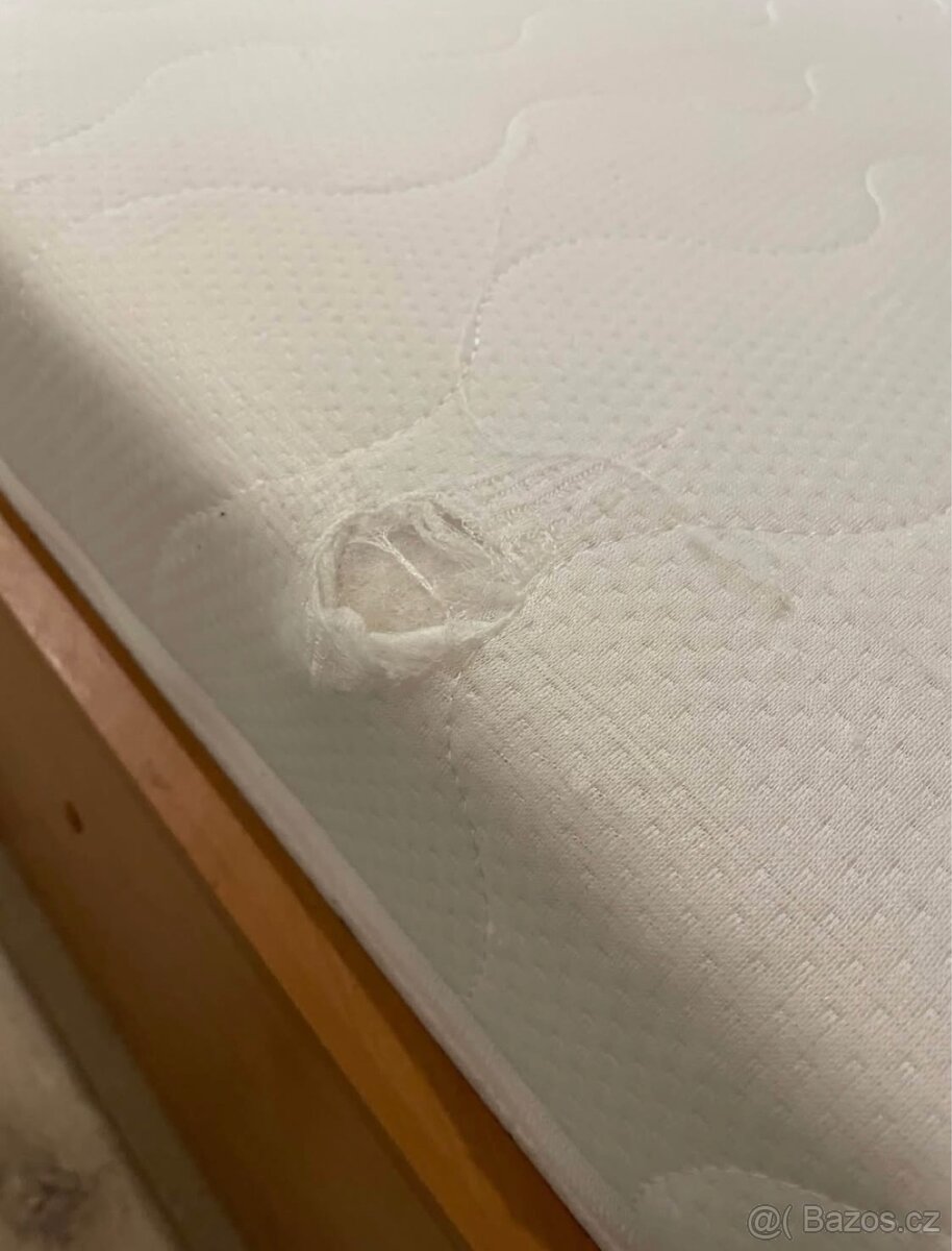 Dřevěná postel - 5