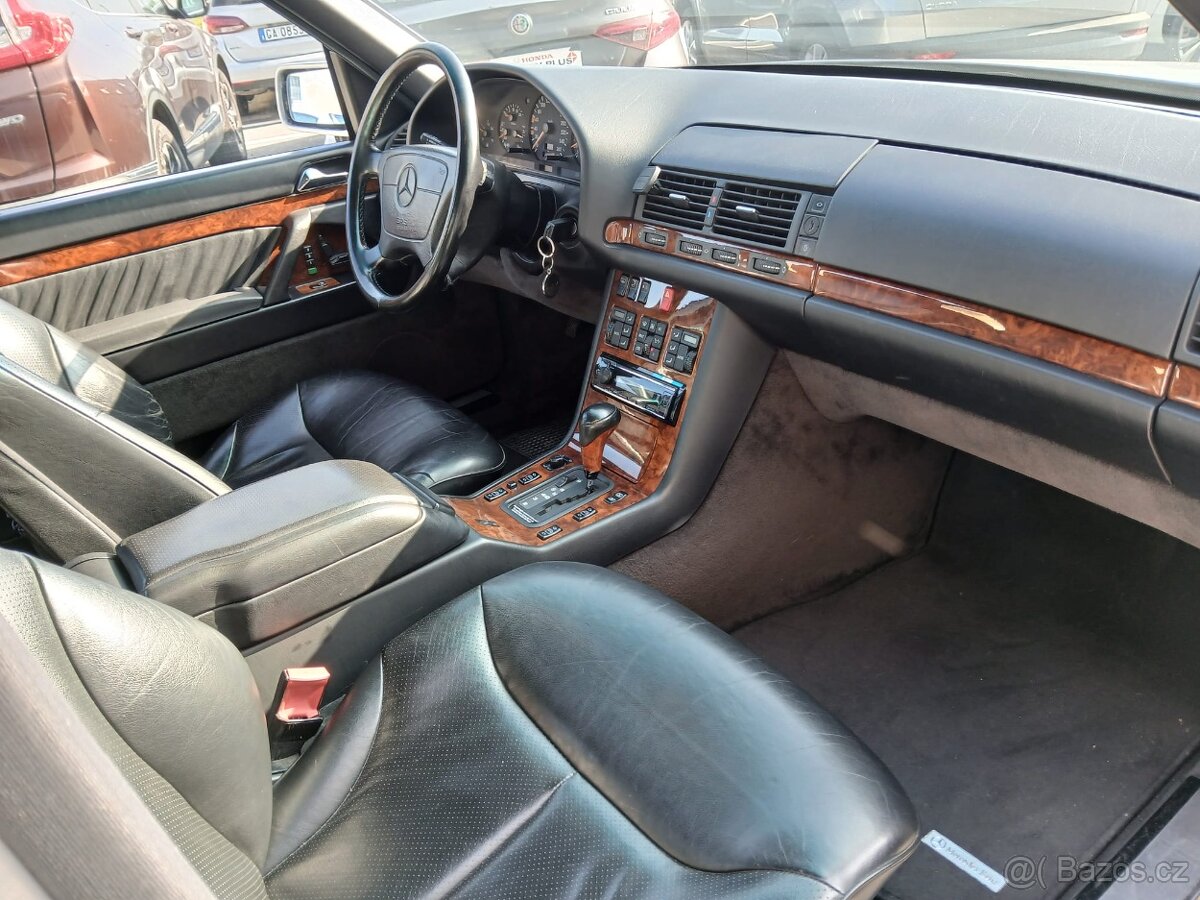 MERCEDES-BENZ 300 SE - 5