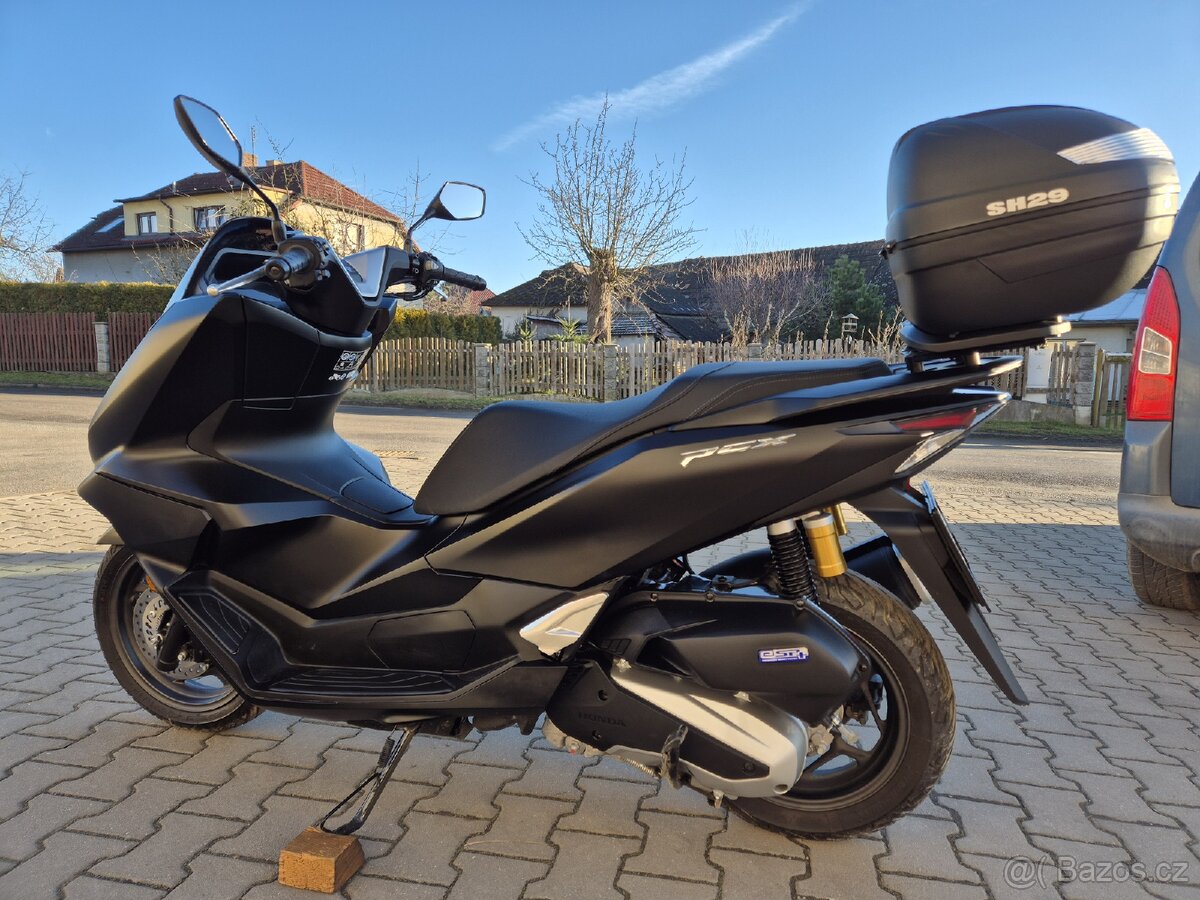 Prodám HONDA PCX125 DX, r. v. 2025, ABS, TC, ČR, 2015km - 5
