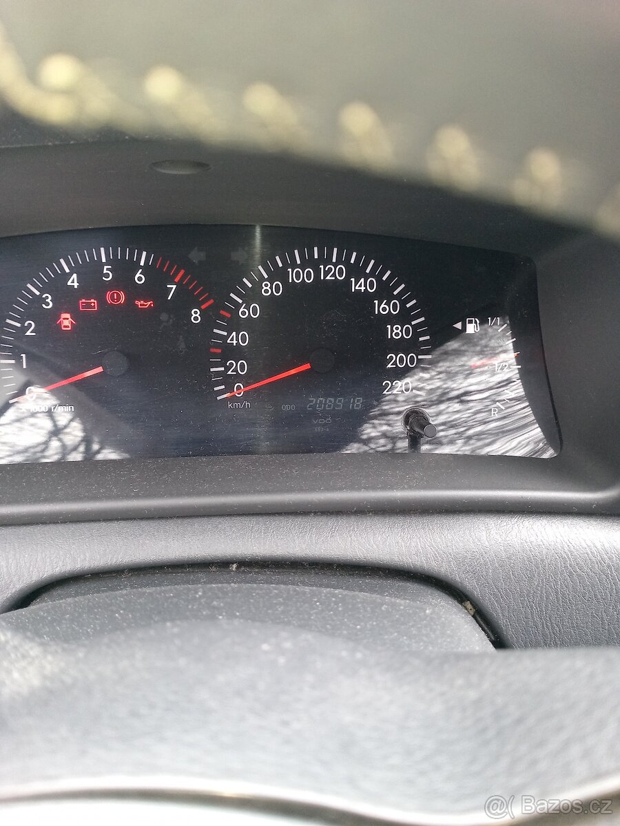 Toyota Corolla 1.4 benzín - 5