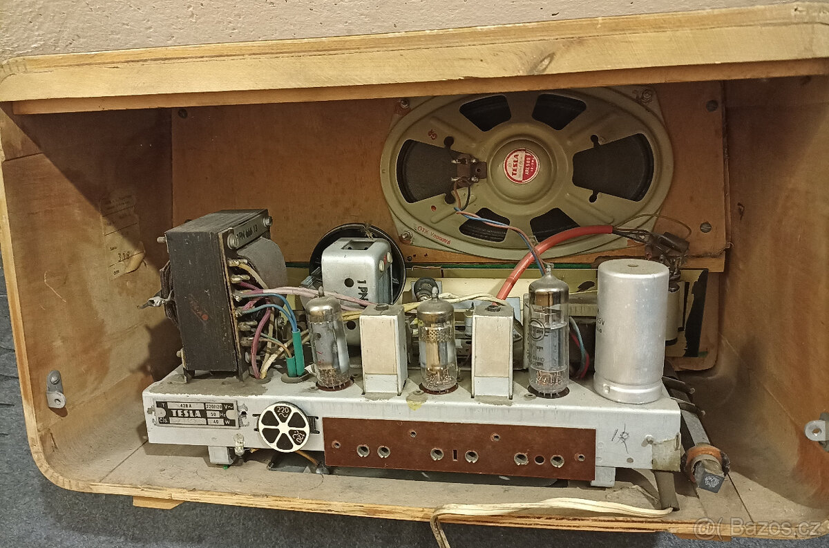 Staré retro rádio Tesla Gavota 2 (428A) - 5