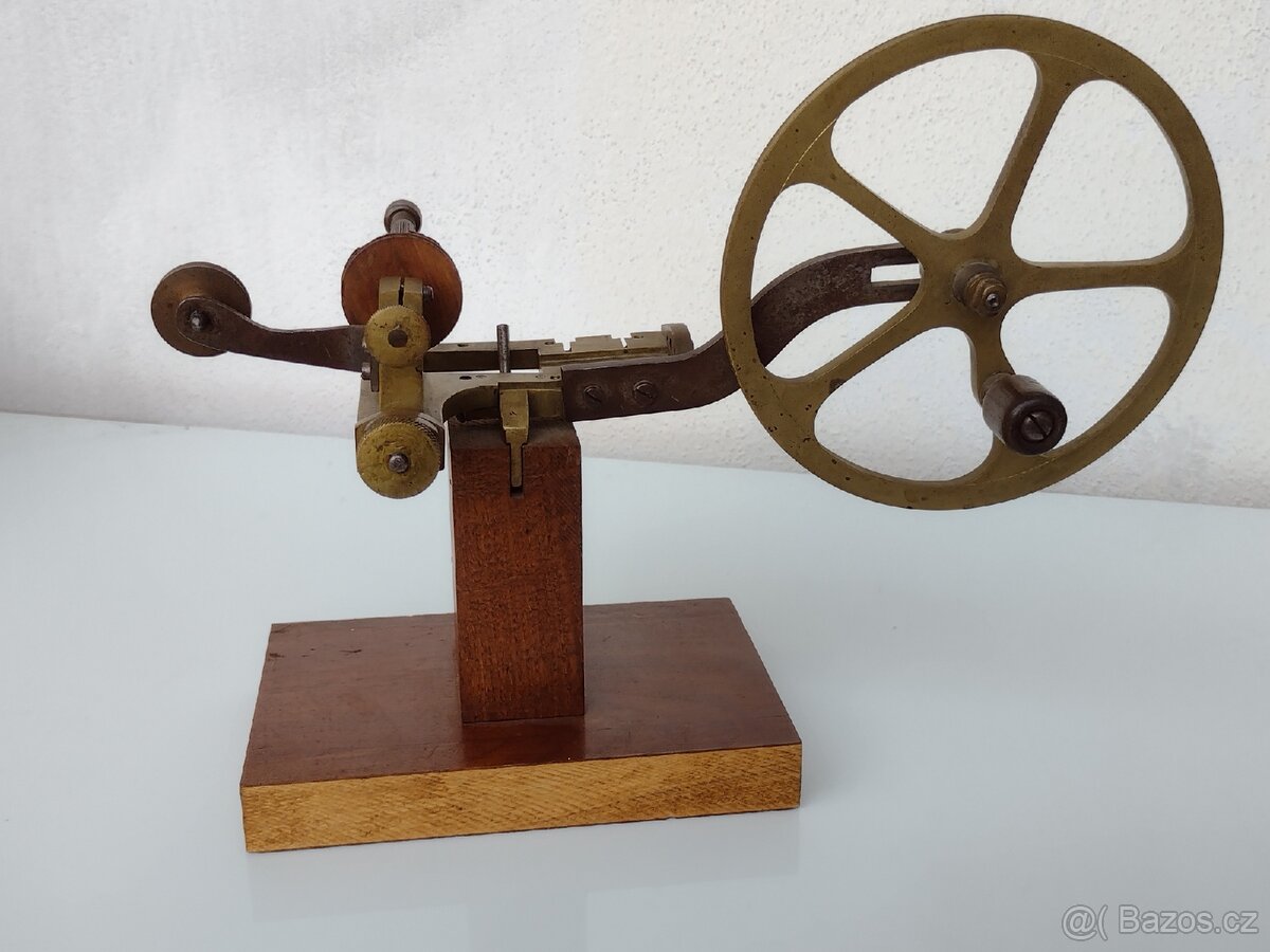 Stará hodinářská frézka - 5