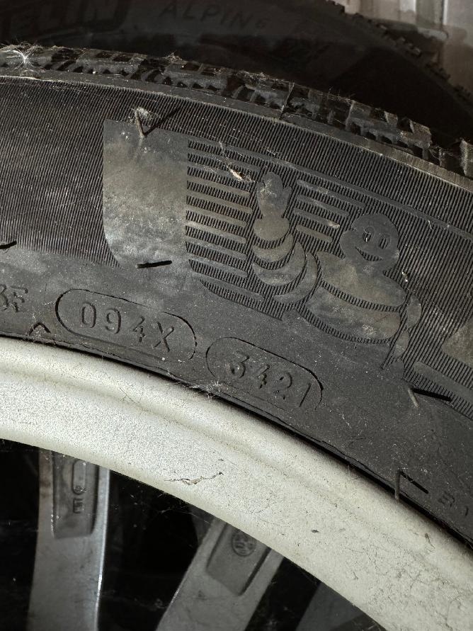 VW MERANO 215 55 R17 ZIMNÍ PNEU 5 x 112 ET 38 - 5