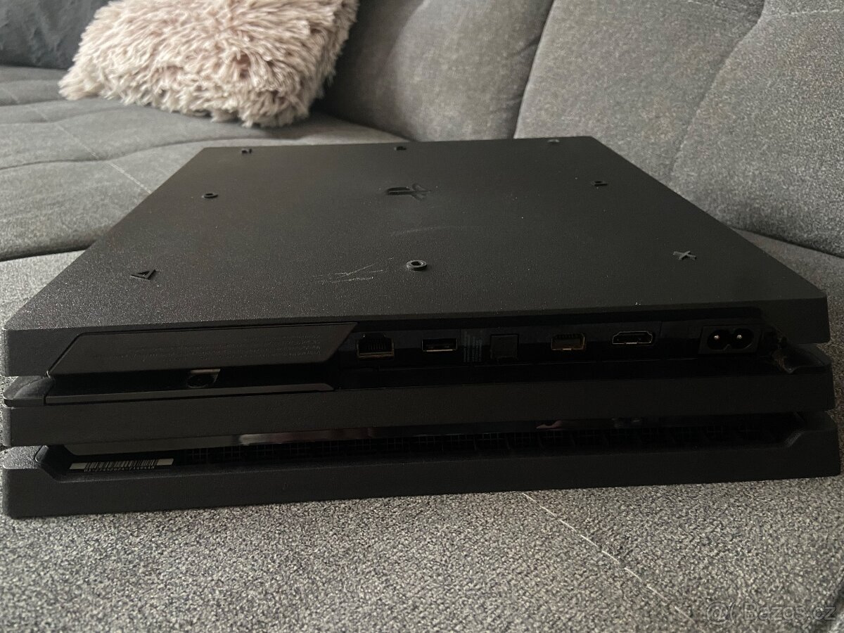 Playstation 4 pro - 5