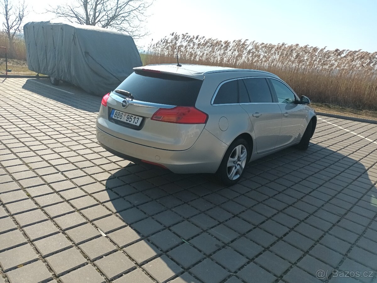 Insignia SportTourer 2.0D (96 kW), STK, servis - 5