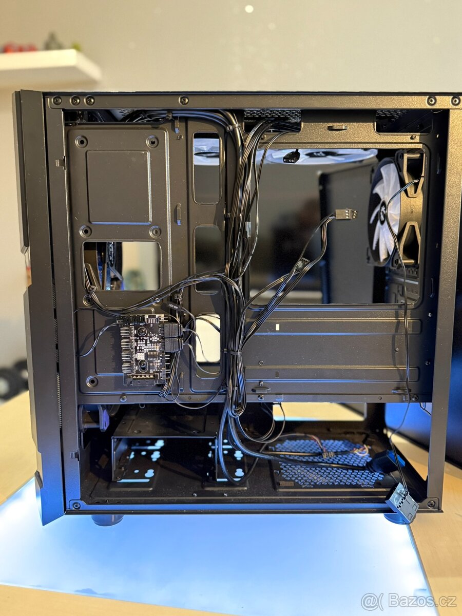 Počítačová skříň EVOLVEO M5 mATX - 5