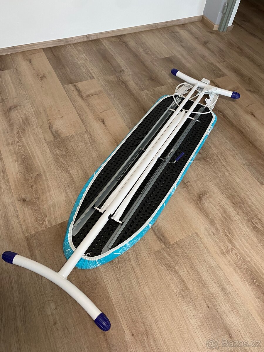 Žehlička Philips + žehlící prkno Leifheit - 5