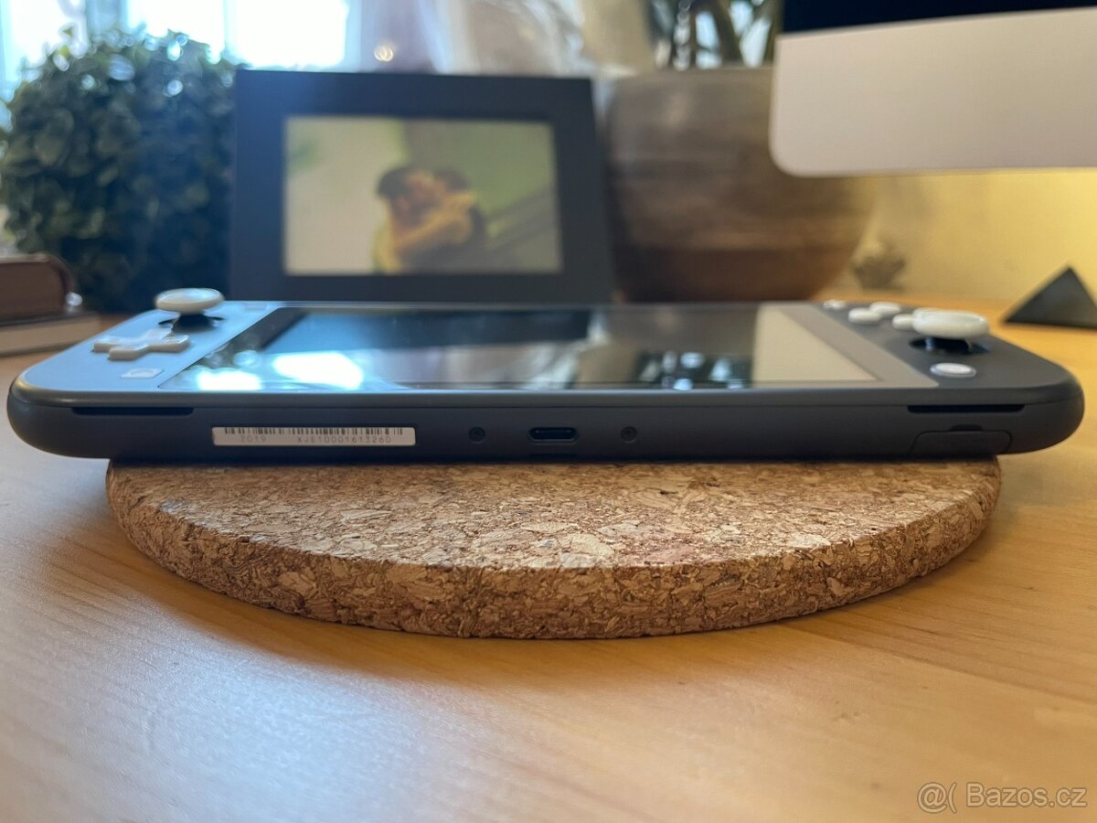 Nintendo Switch Lite + 64Gb karta - 5