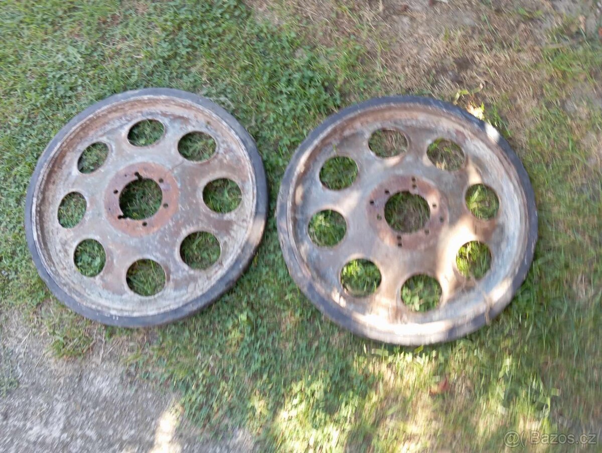 Prodám kola a pásy na vojenskou techniku ww2, - 5