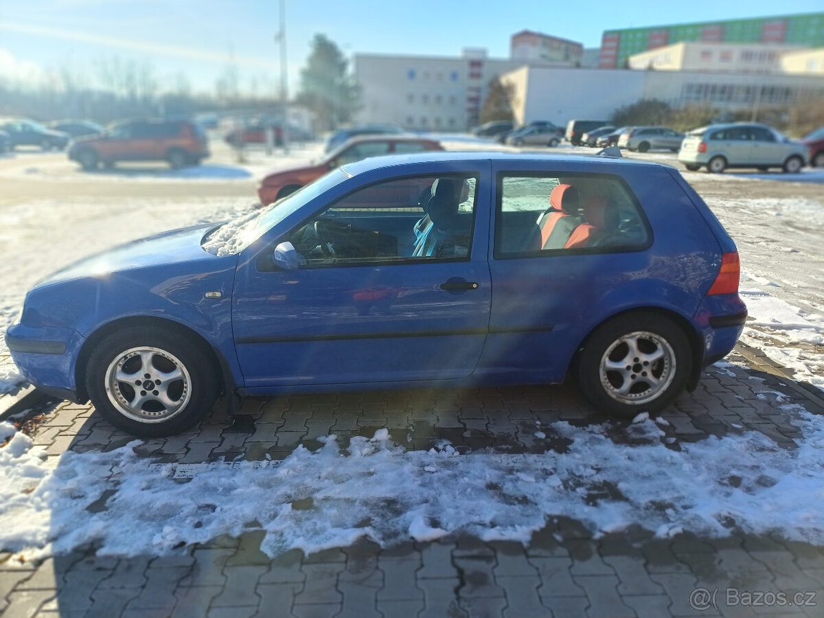 Prodám WV golf 1.6 77 kw - 5