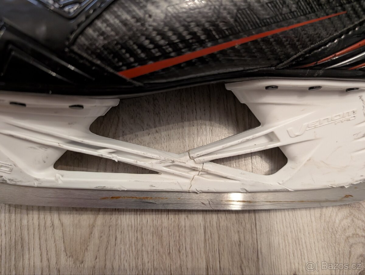 Brusle Graf Ultra 975, vel. 9 - 5