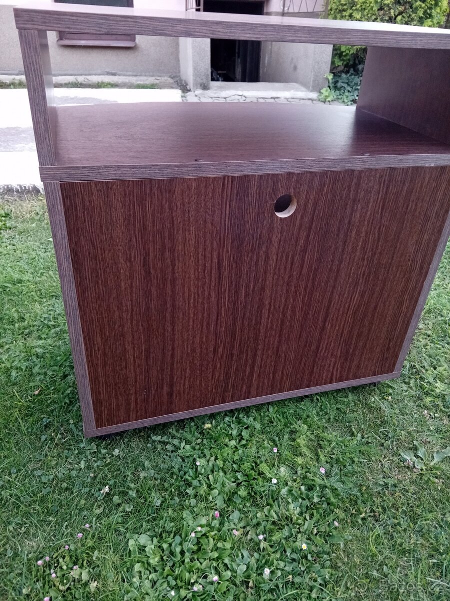 Stolek pod tv - 5