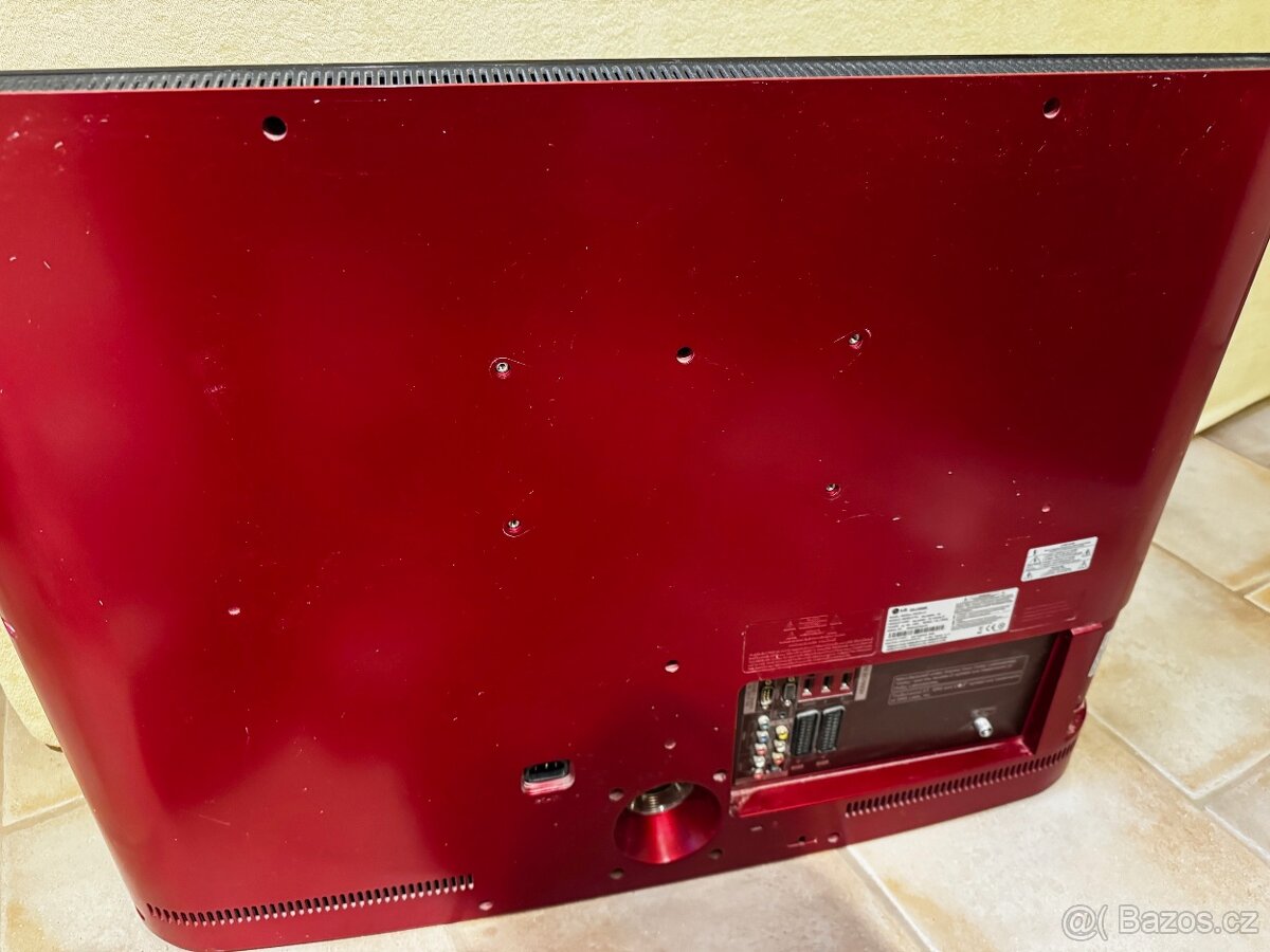 TV LG + držák na stěnu - 5