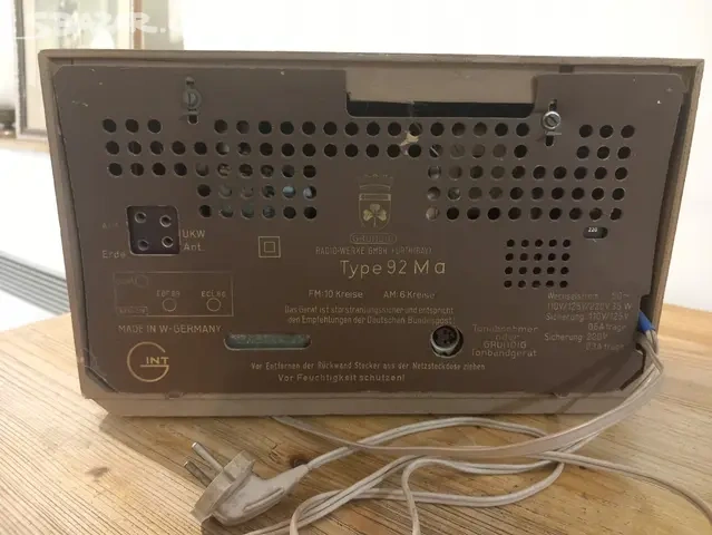 Funkční hrající100%stav retro radio r. 1957Grundig 92M a - 5