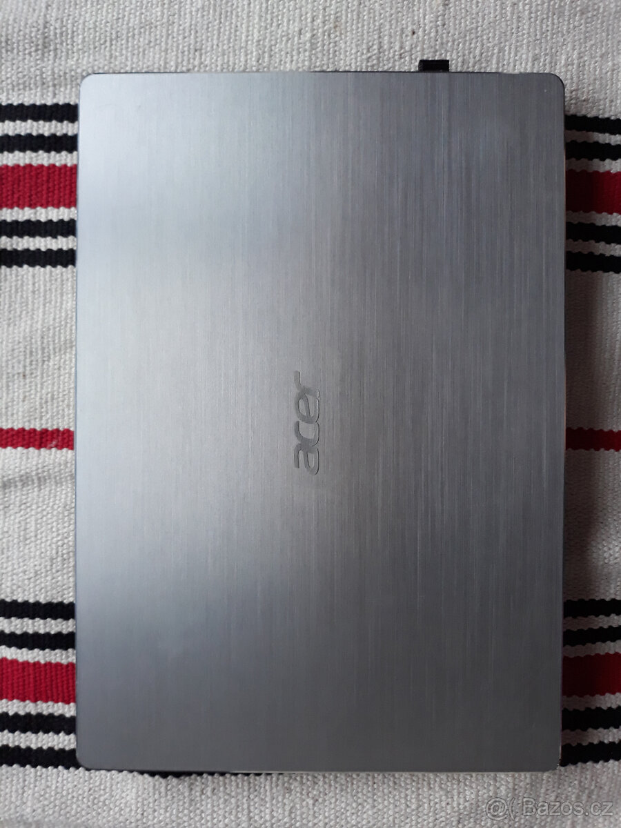 Funknční notebook Acer - 5