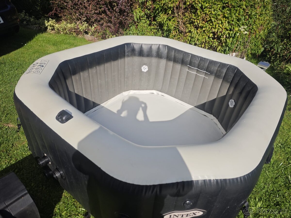 Vířivka Intex pro 4 osoby - 5