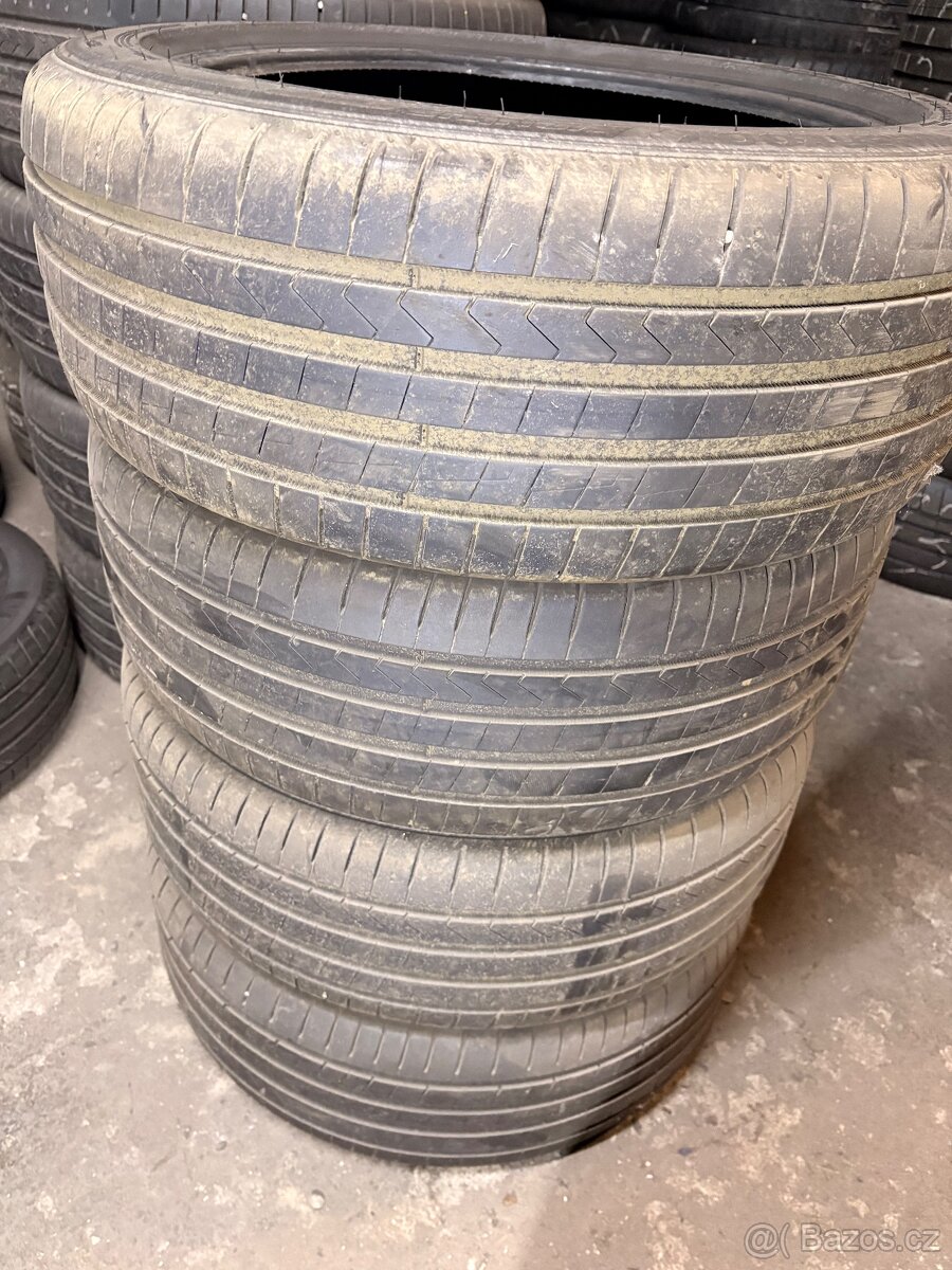 235/45 R18 Hankook - 5