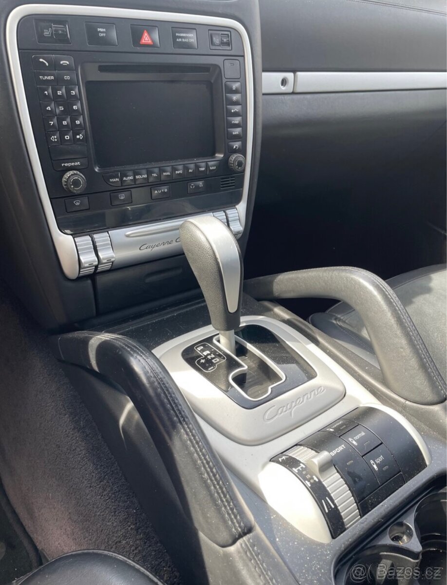 Porsche Cayenne GTS - 5