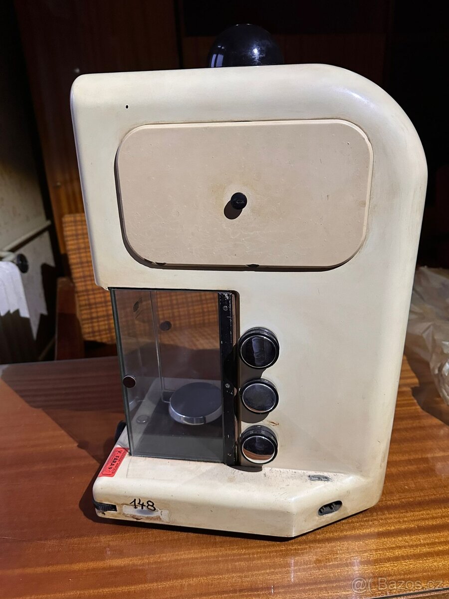 Laboratorní váha - 5