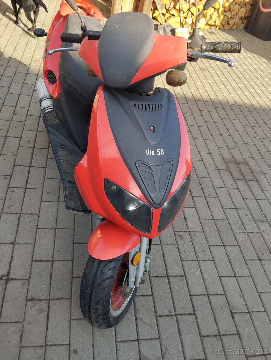 Skútr Via 50 ,4T MP Korado - 5