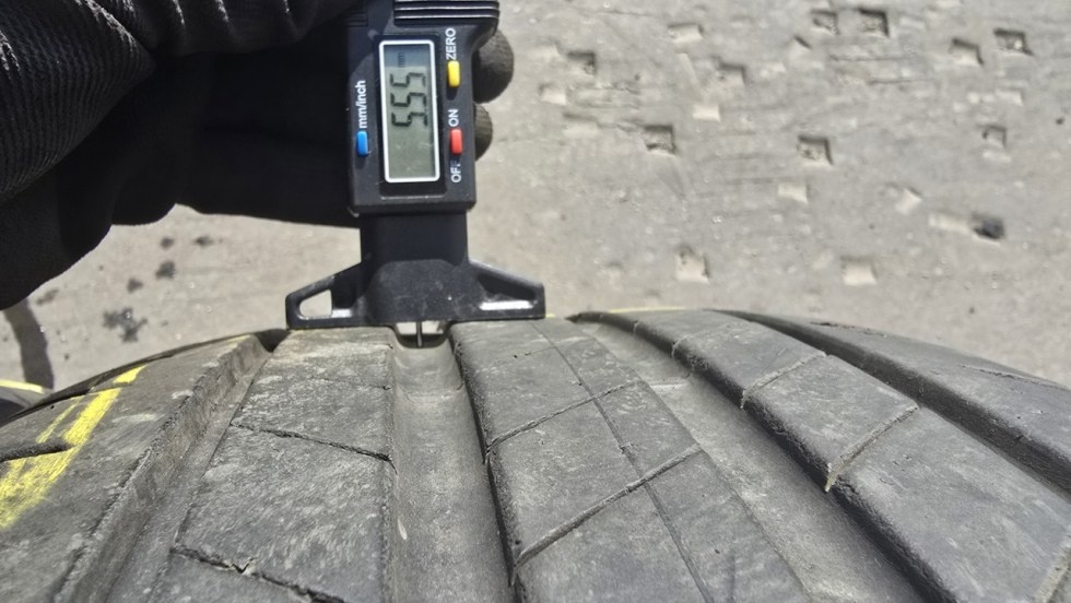 Letní pneu 245/45/18 Bridgestone - 5