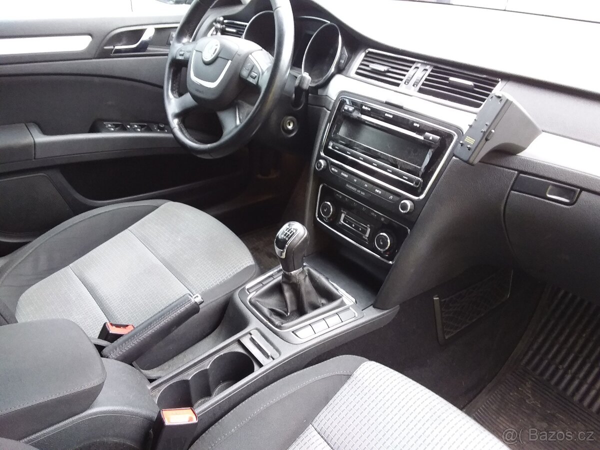 SUPERB II COMBI 2.0TDI 125KW,XENON,KLIMA,CHROM-PAKET,POJÍZDN - 5