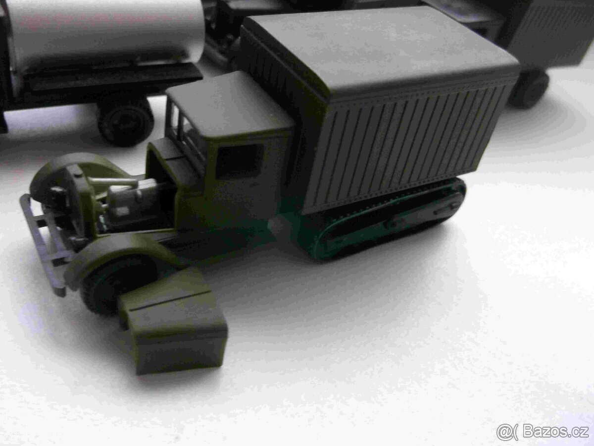 Predam historicke ruske plastikove modely ZIL AAA v 1:87 - 5