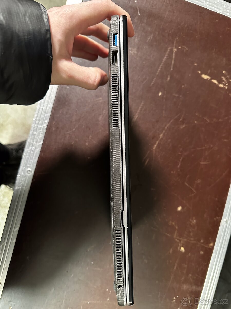 Prodám ultrabook Toshiba Satellite U920t-104 - 5