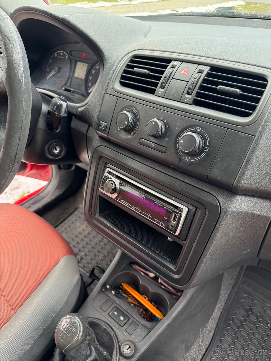 Škoda Fabia 1.4 16 v - 5