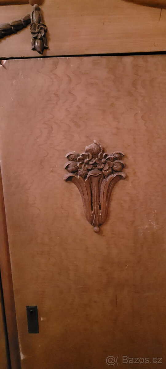 Stará šatní skříň - 5