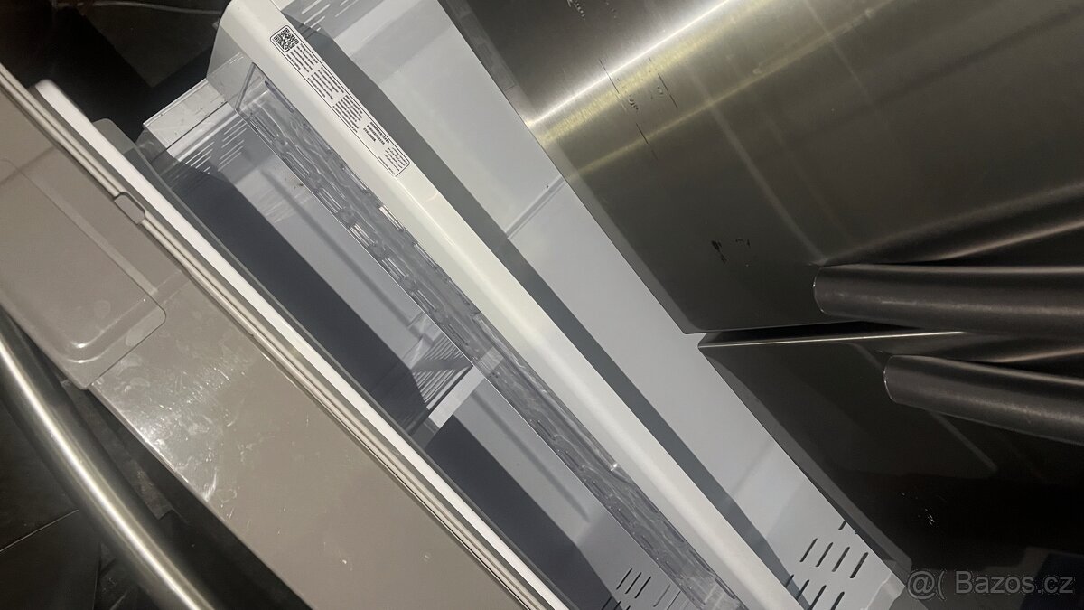 Nerezová americká lednice Samsung - 5