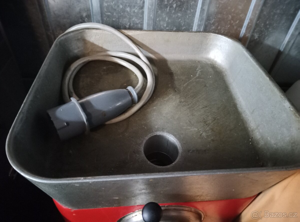 Mlýnek na maso Vlček - 5