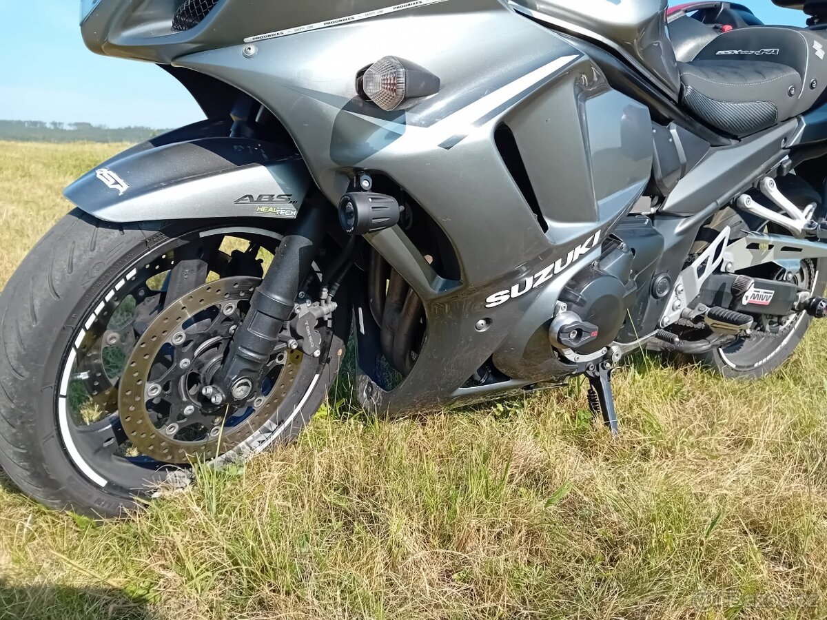 SUZUKI GSX 1250 FA - 5