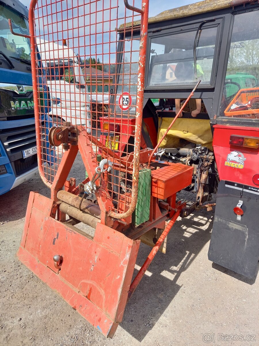 Naviják za traktor v3s