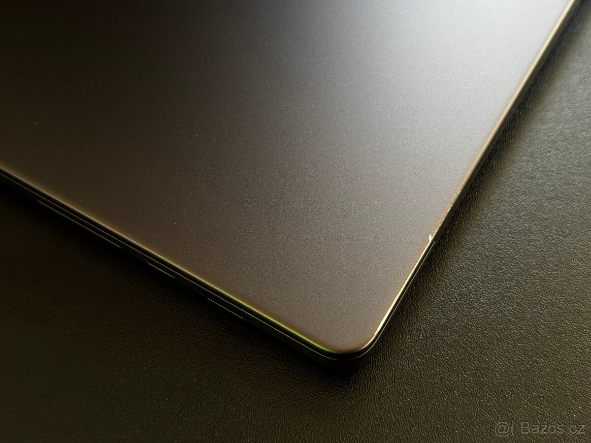 MacBook Pro 16" M4 PRO US 2024 Vesmírně černý - 5